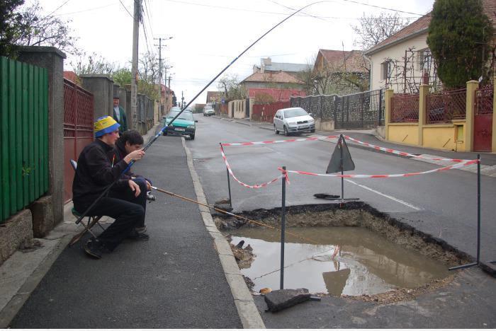 tot felu - gropile din romania ar trebuii populate mai des,ca sa prindem si noi ceva :))
